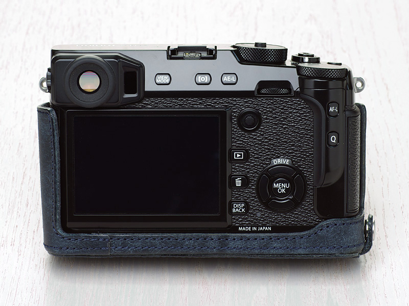 ディスプレイ側は大きく開放されている