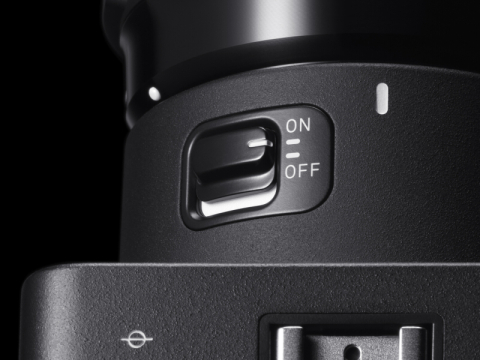 SIGMA sd Quattro、10万円を切って7月7日発売 - デジカメ Watch