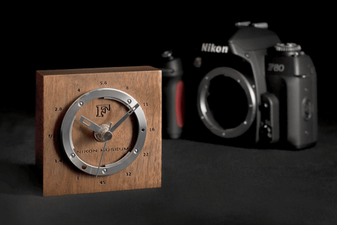 品川のニコンミユジアム限定 Nikon F マウントアクリル展示用スタンド