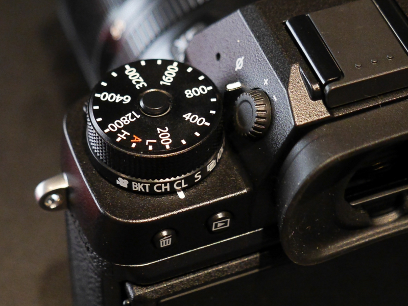 人物は富士フイルム 取締役 常務執行役員 光学・電子映像事業部長の高橋通氏