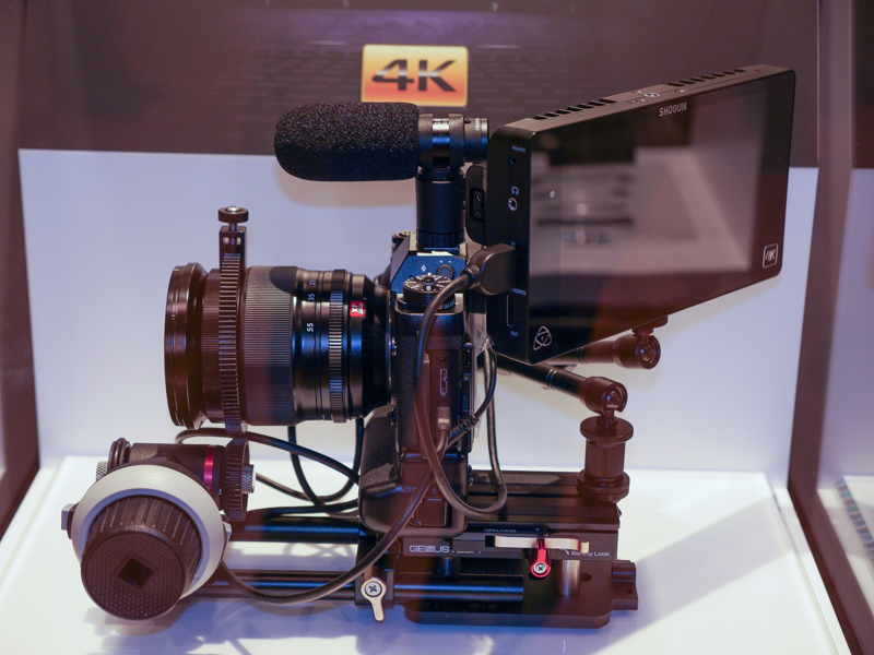 人物は富士フイルム 取締役 常務執行役員 光学・電子映像事業部長の高橋通氏