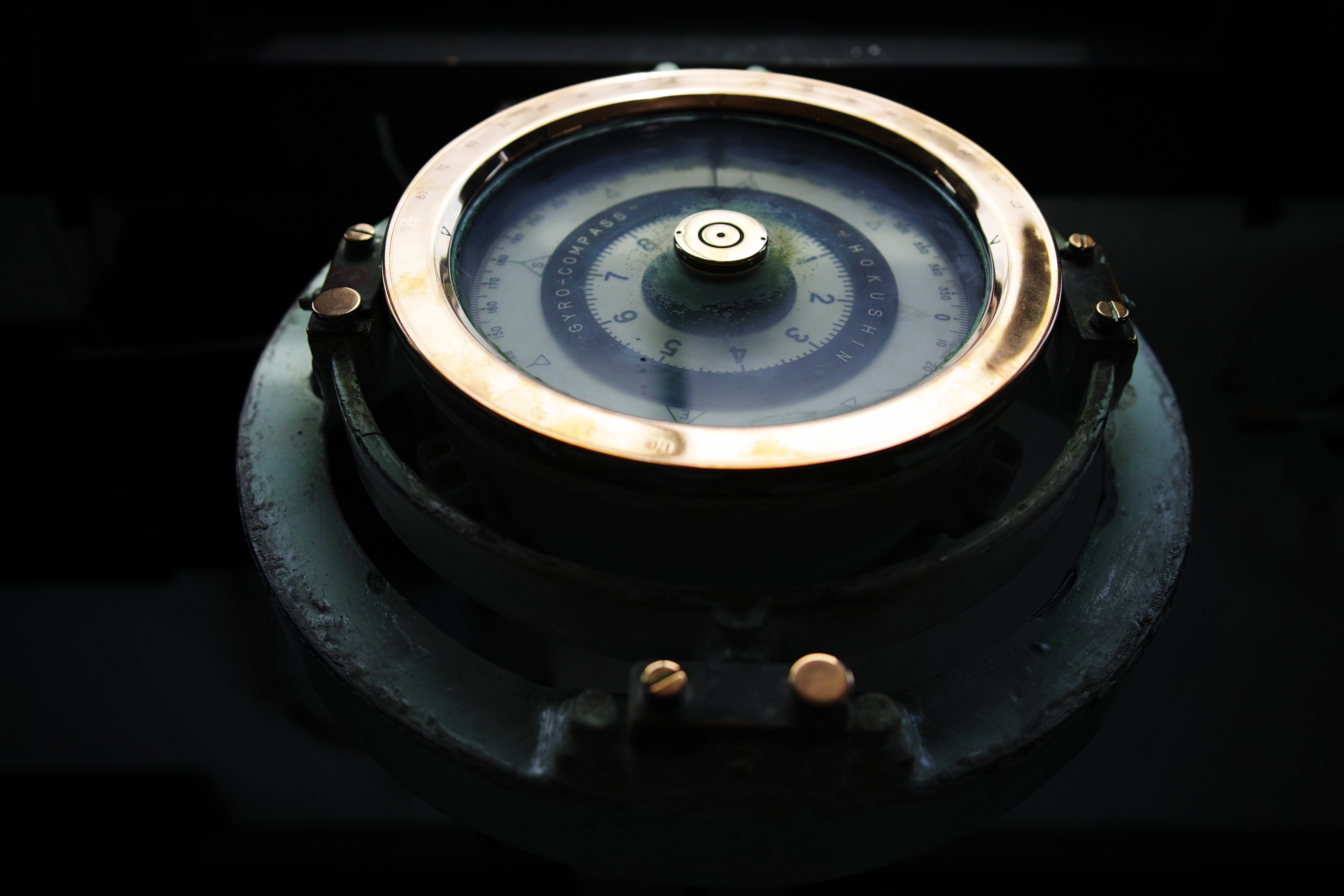 sd Quattro / 18-35mm F1.8 DC HSM / 20mm（30mm相当） / F1.8 / 1/800秒 / +0.7EV / ISO100