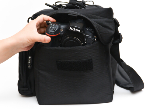 デジカメアイテム丼：とにかくデカい！ 想像以上の大容量に驚く