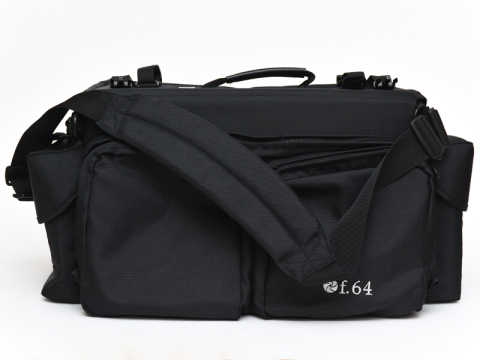 デジカメアイテム丼：とにかくデカい！ 想像以上の大容量に驚く