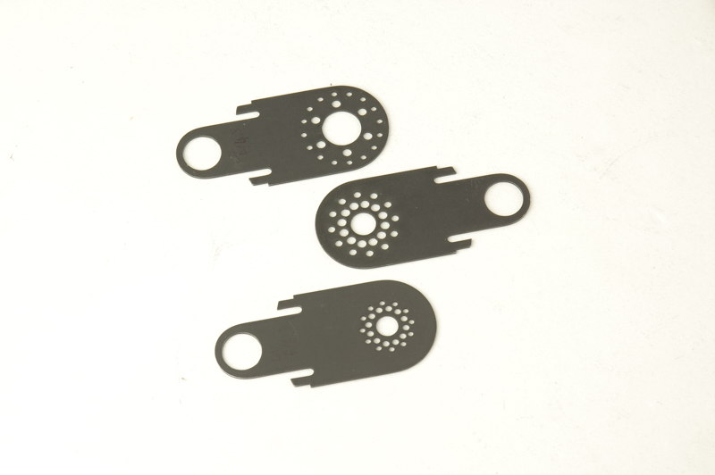 Daguerreotype Achromat 2.9/64 Art Lens（左奥からブラック、真鍮ゴールド）