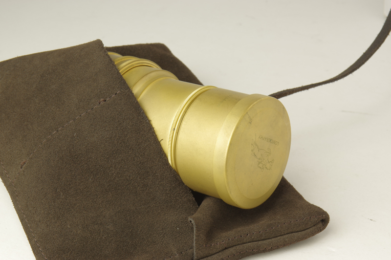 Daguerreotype Achromat 2.9/64 Art Lens（左奥からブラック、真鍮ゴールド）