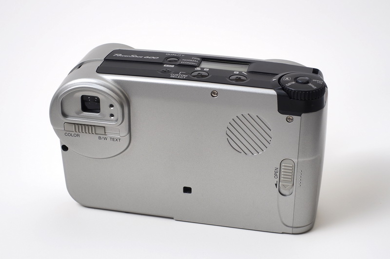 PowerShot 600の背面部。モニターがないカルチャーショック！
