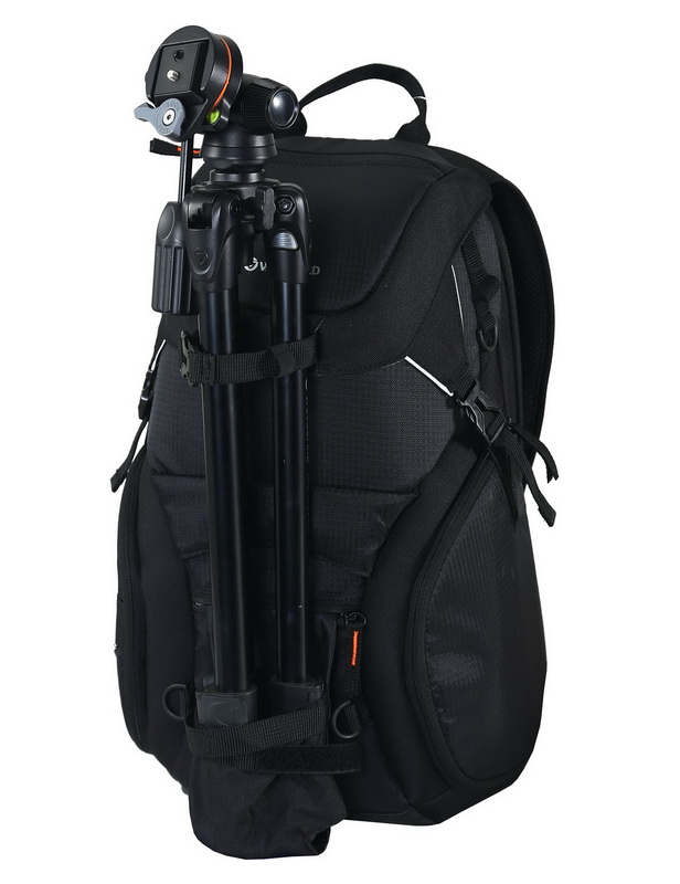 三脚を取り付けたところ