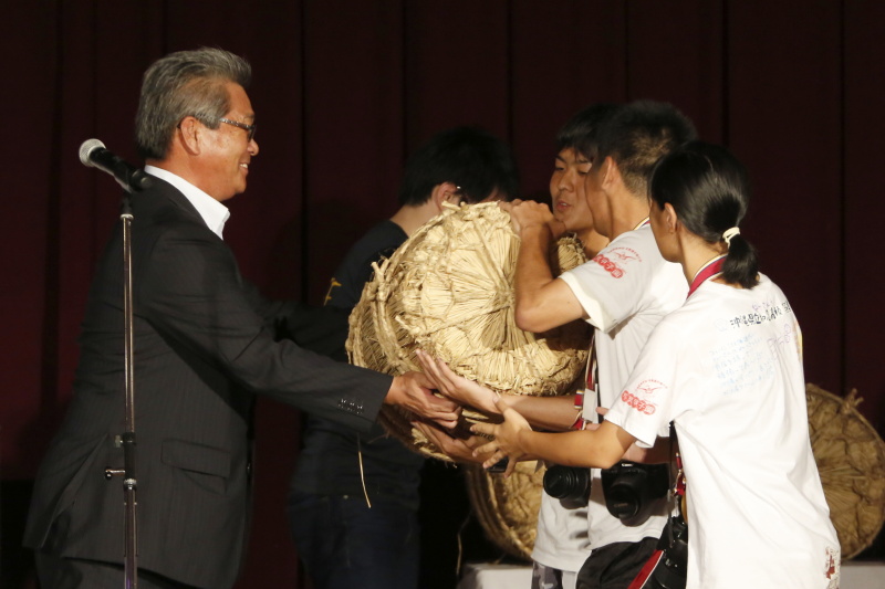 各賞の副賞にはキヤノンのカメラ機材、マンフロットの撮影用品、サンディスクSDカードのほか、東川米「ゆめぴりか」など地域の名産も多数登場