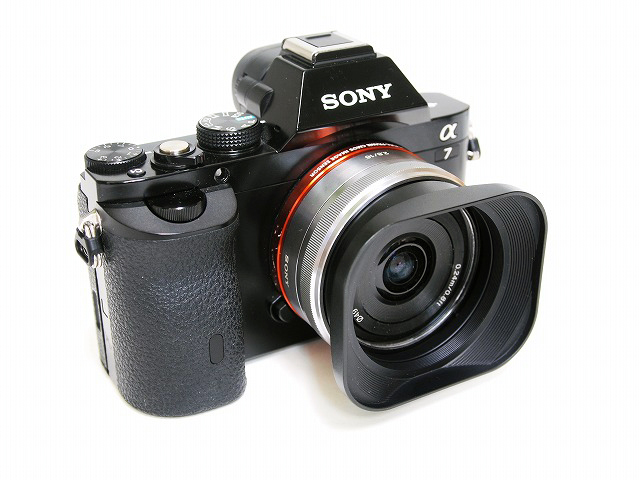 E16mm F2.8への装着例