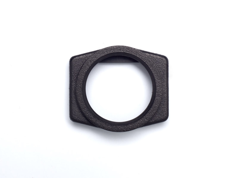 中華アイピース付属の幾つかのアダプターのうちの2つがK-1にフィットした。これはそのうちの1つ