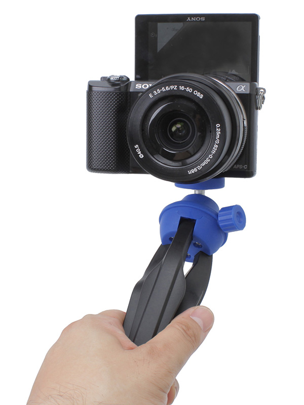 脚部をボトムグリップとして利用可能