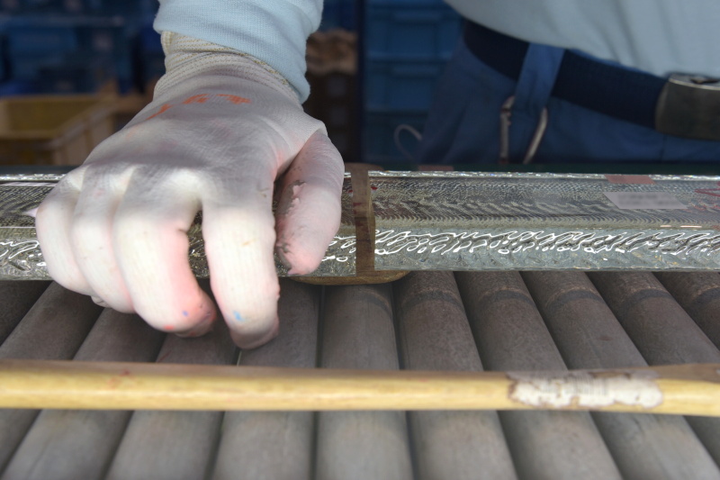 割れた瞬間。叩き方、体重のかけ方にもコツがある