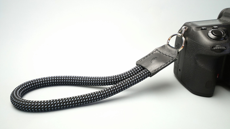 ブラックファルコン・ストラップ