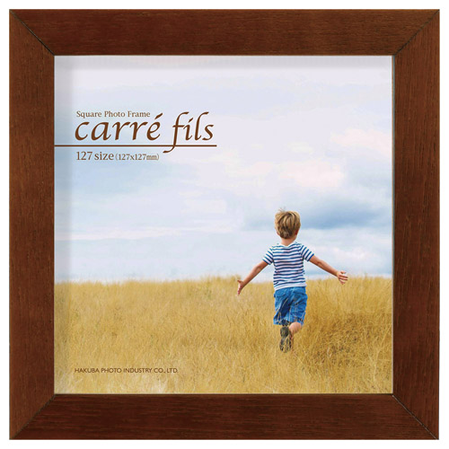 前面板には、ガラス板を採用