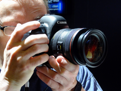 EOS 5D Mark IVが人気のキヤノンブース - デジカメ Watch