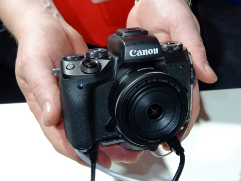 EOS 5D Mark IVが人気のキヤノンブース - デジカメ Watch