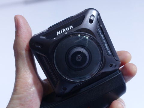 動作確認済み　NIKONデジカメ本体のみ Amazon | Nikon デジタルカメラ COOLPIX A300 光学8倍ズーム 2005万