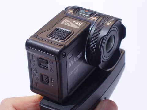 ニコンブースはアクションカメラ「KeyMission」をアピール - デジカメ