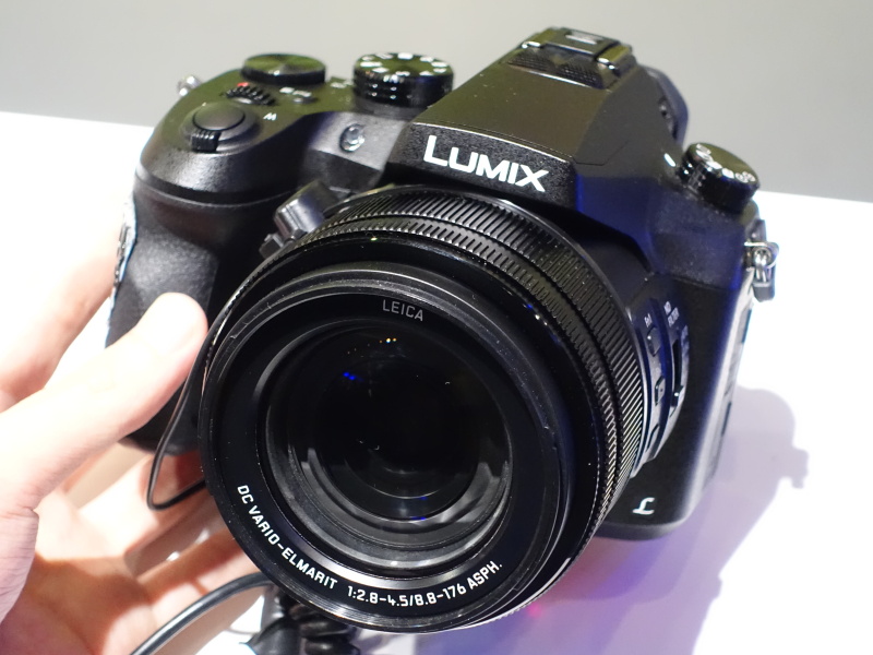 LUMIX FZH1