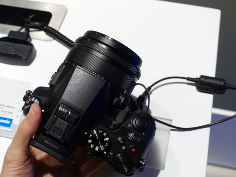 パナソニック、1型ポケットカメラ「LUMIX LX9」などを実機展示