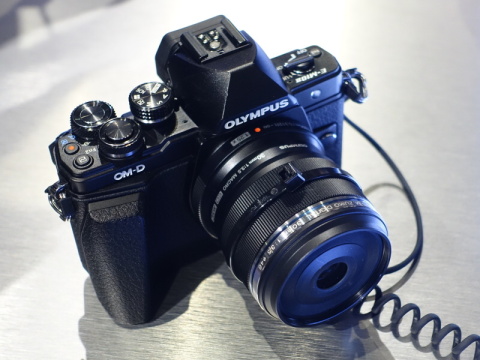 オリンパスの新PROレンズ「12-100mm」「25mm F1.2」をチェック