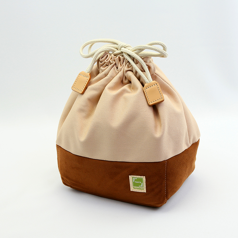 ピンクベージュ