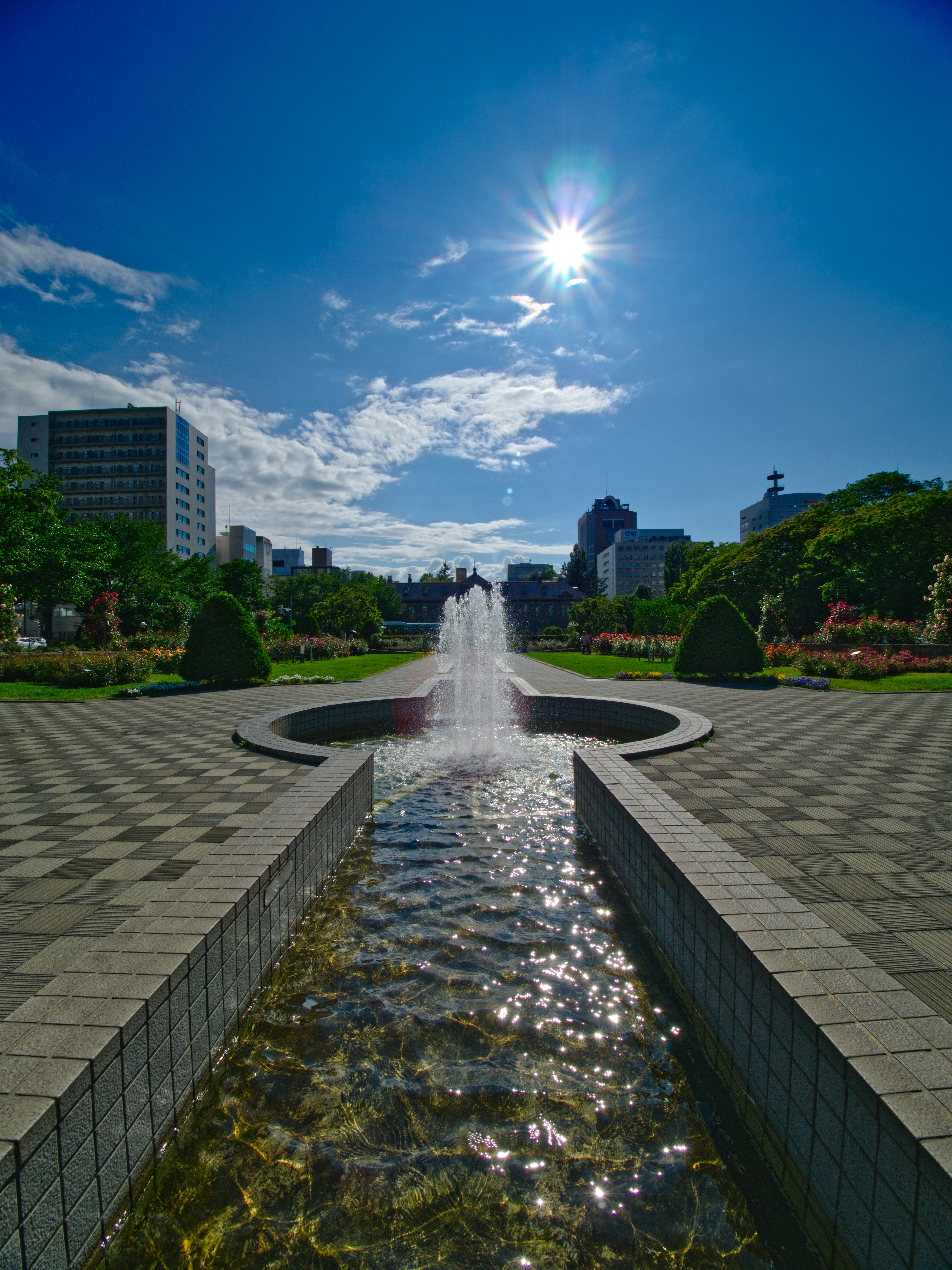 空だけを少し暗めにして、より印象的に仕上げたもの