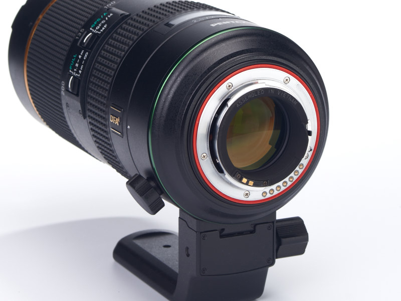 KAF3マウントの周囲にはシーリングのための赤いOリングが施されている