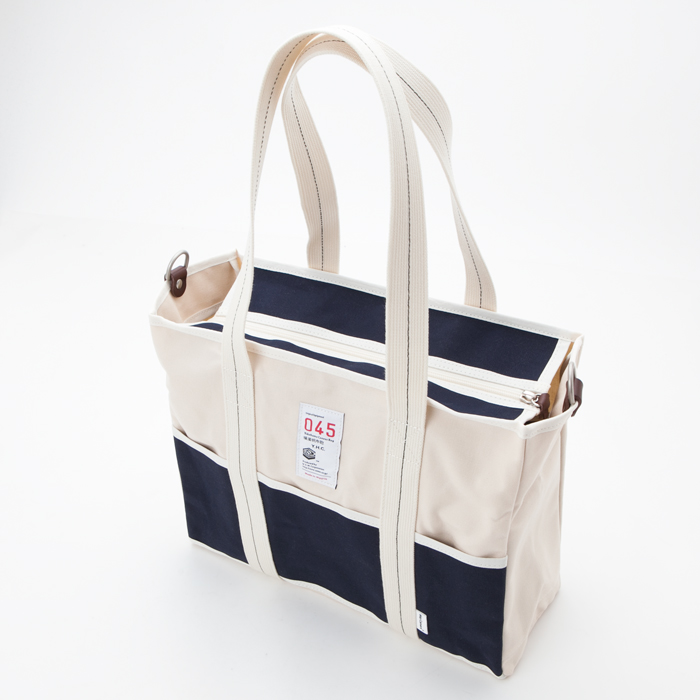 ホワイト（Ivory/Navy）