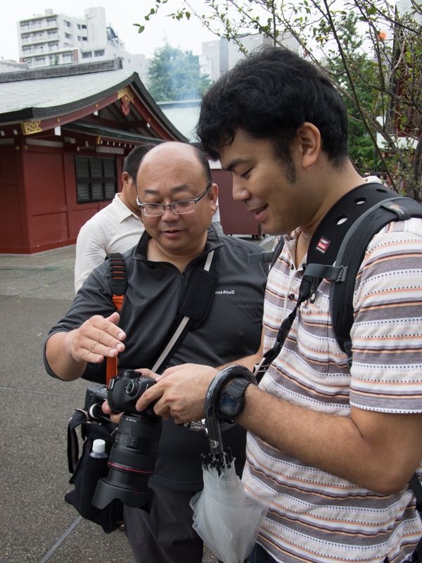 撮影の合間、礒村さんからのアドバイスも受けられた
