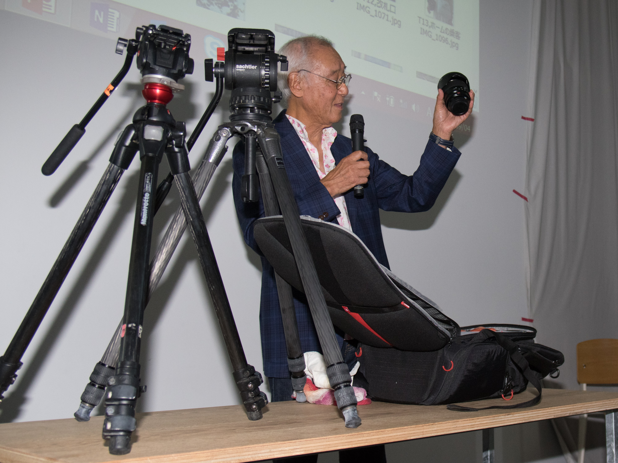 広田氏が動画撮影時に使っている機材。自動車で移動するときは三脚を2本持っていくという。