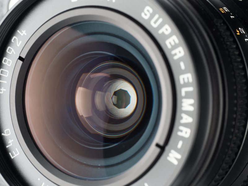 絞り羽根は9枚。