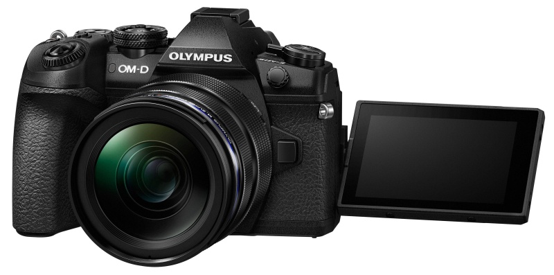 液晶モニターは3型約104万ドットのタッチパネル式