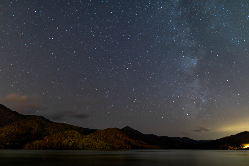 EOS 5D Mark IV / SIGMA 20mm F1.4 DG HSM | Art / 30秒 / F1.4 / 0EV / ISO800 / マニュアル / 20mm