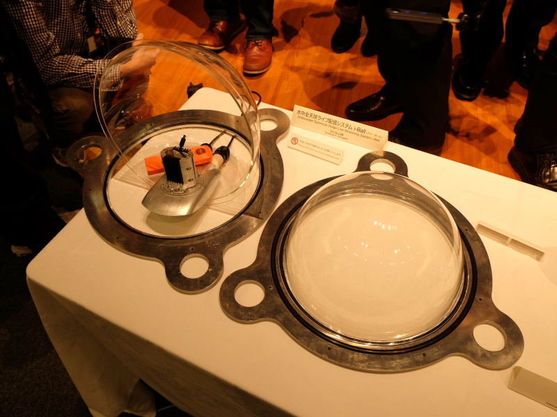 耐圧殻はアクリル半球とアルミ枠で構成