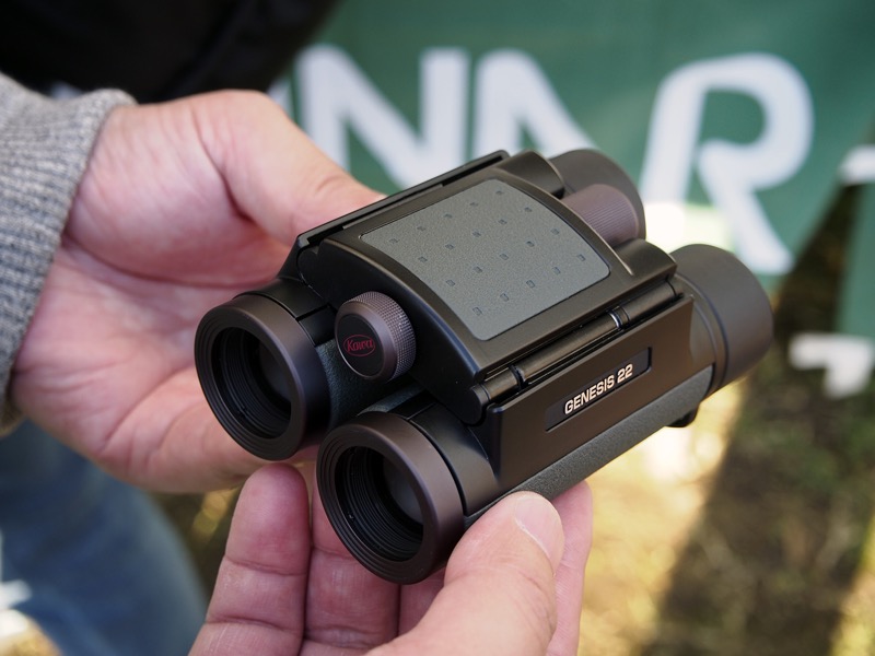 対物レンズに22mmのXDレンズを採用した8倍モデル「GENESIS 22 PROMINAR 8×22」。