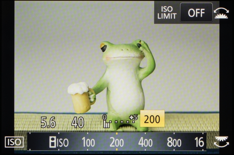 ISO感度はベース感度がISO200、最高でISO25600までだ。