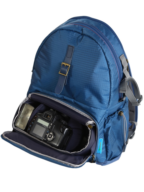 機材収納部は下部