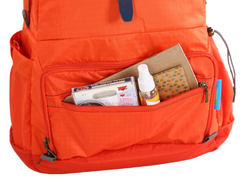 前面下部のポケット