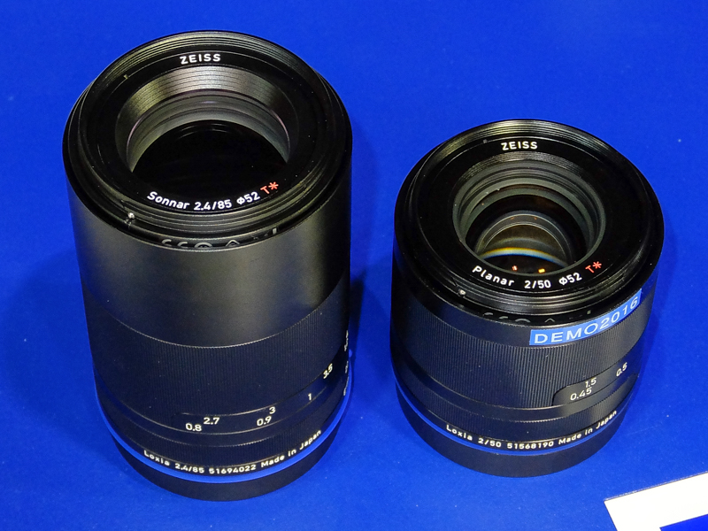 Loxia 2/50（右）と同じ径になっている