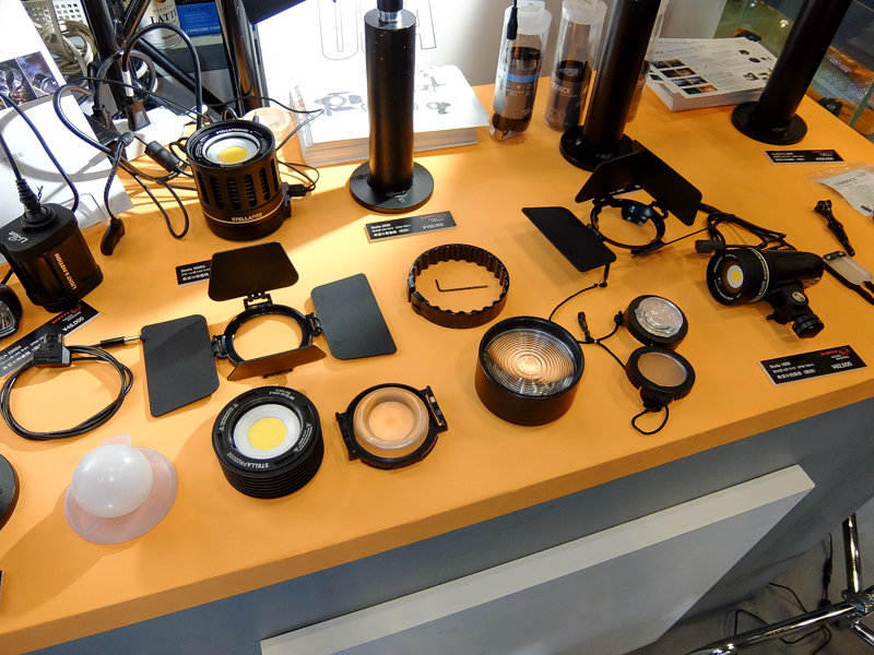 アクセサリーも用意される