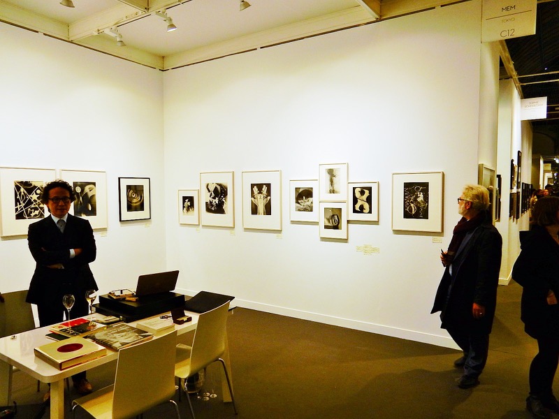 MEMギャラリーは展示に合わせて作品紹介のBOOKも用意。