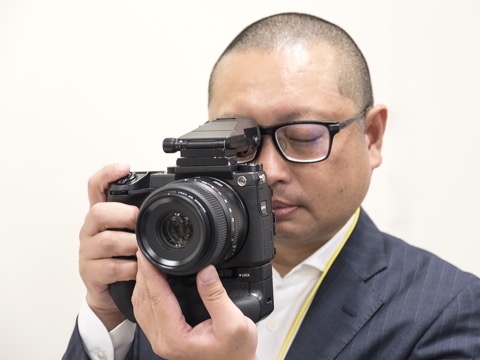 特別企画：富士フイルムの中判ミラーレス「GFX 50S」を触ってきた