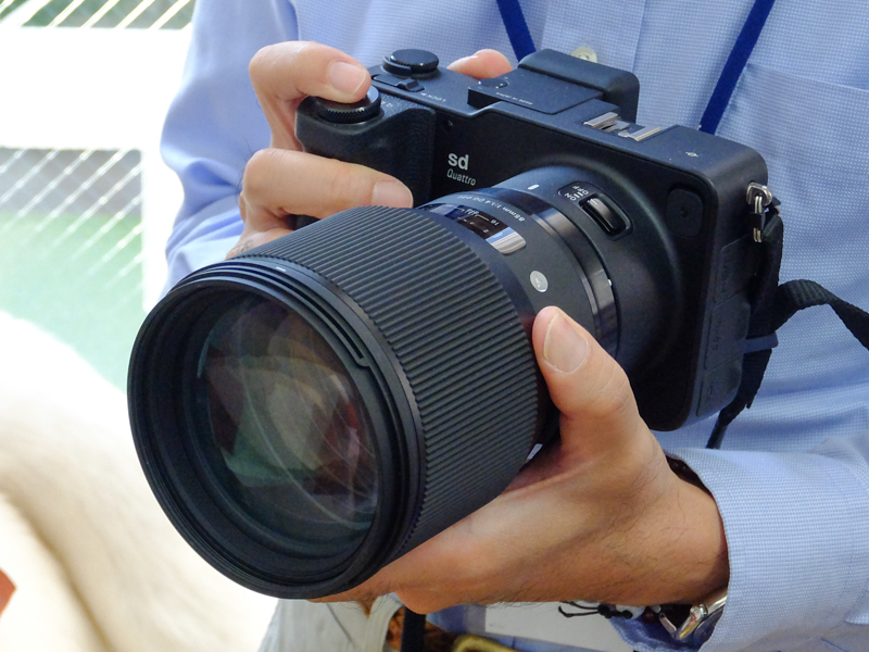 同社のミラーレスカメラsd Quattroも試せる
