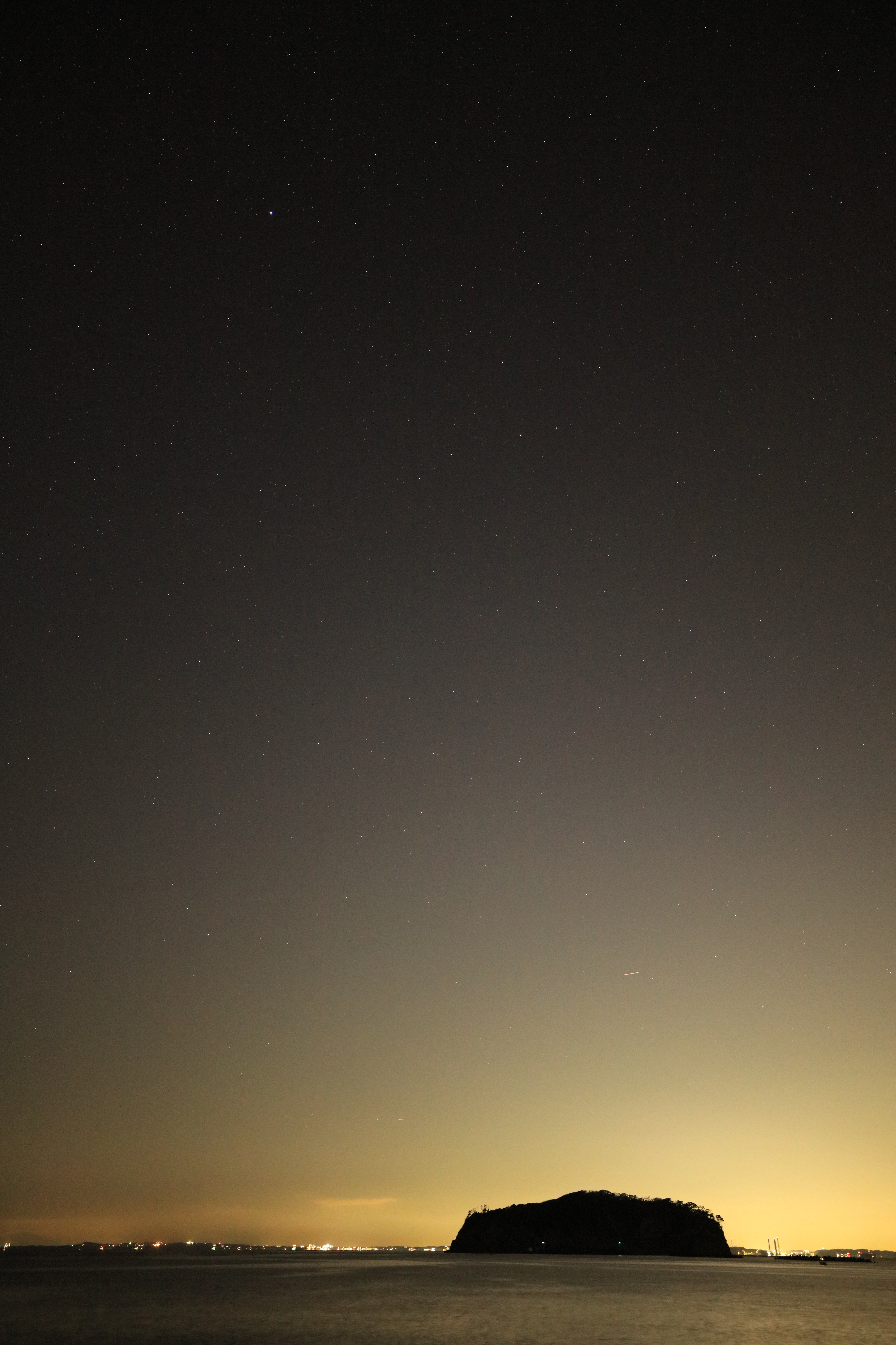 EOS 5Ds R / EF16-35mm F2.8L III USM / 2.5秒 / F2.8 / +2.3EV / ISO5000 / 絞り優先AE / 27mm