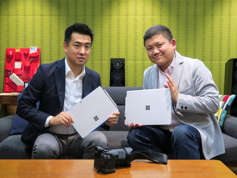 左から、日本マイクロソフト株式会社 三野達也さん、写真家 桃井一至さん