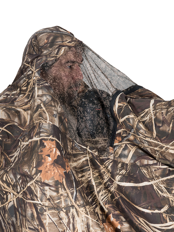 周囲を見渡すことができるメッシュ生地の窓