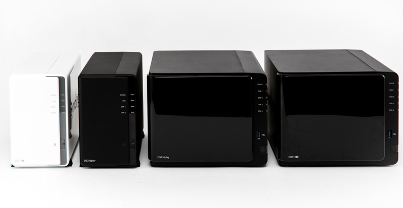 ずらり並んだSynologyのNAS。左からDS216j、DS216play、DS416play、DS916+。