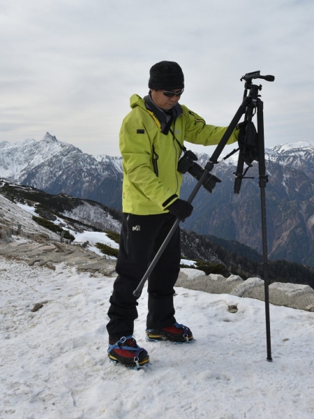 それを支点にしてほかの2本も伸ばす。